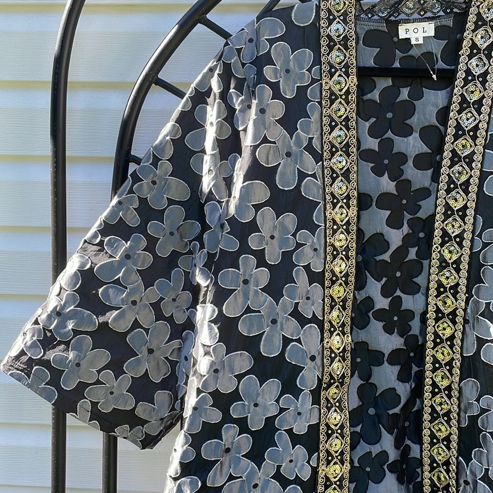 POL Black Organza & Gray Floral w. Gold Embellished Trim Detail Kimono M/L NWOT - Picture 9 of 11
